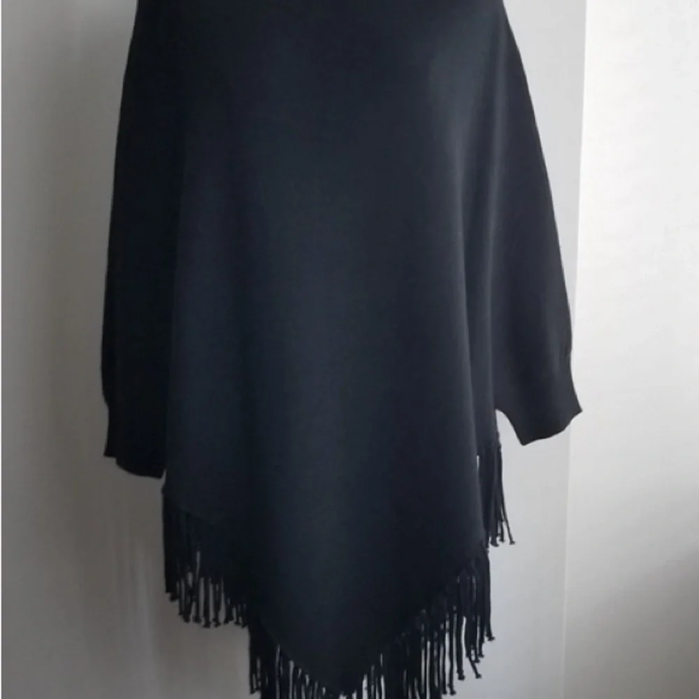 Calvin Klein Black Sweater Poncho Fringed with Sleeves, One Size Fits All - Picture 2 of 13